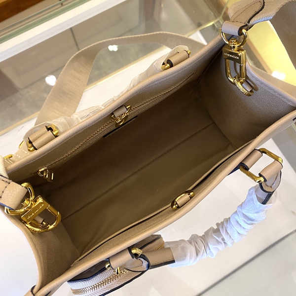 ルイヴィトンバッグ着用イメージ